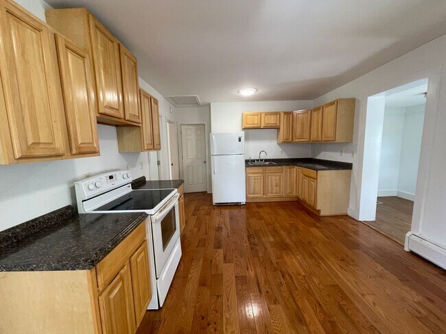 Photo - 129-131 E Quincy St Unit 131