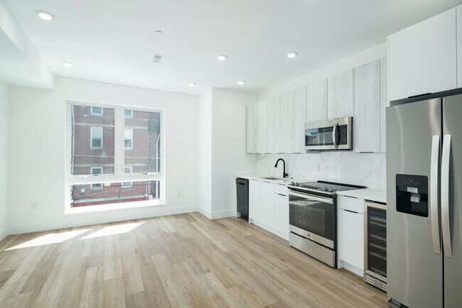 Building Photo - 930 N 2nd St Unit 3
