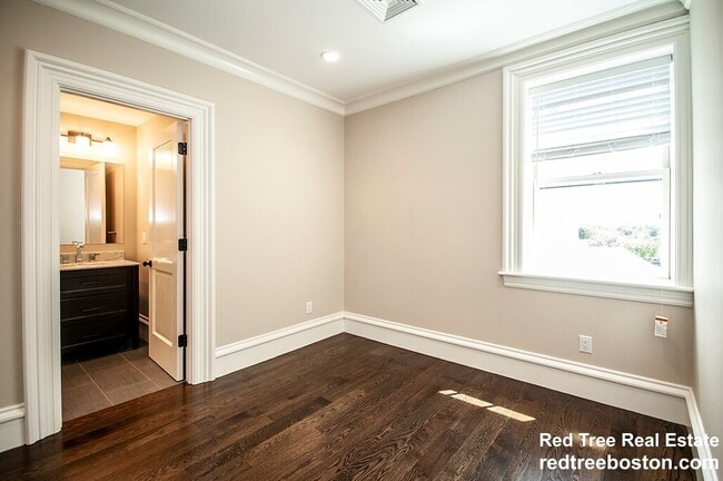 Photo - 11 Alton Pl Unit 2