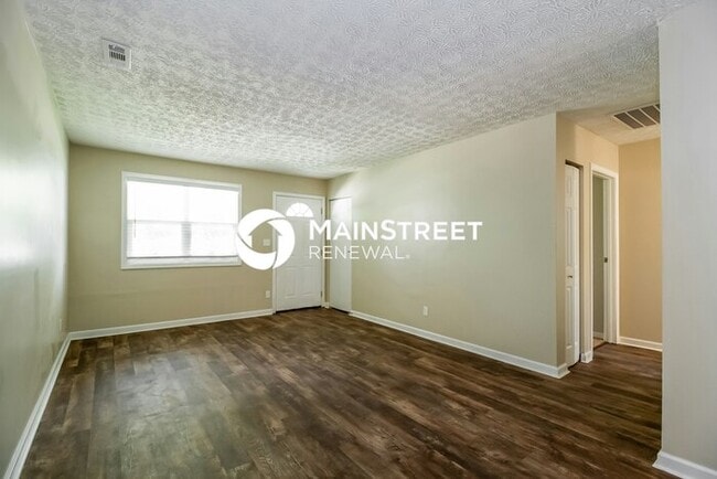 Photo - 3 Bedroom Pet-Friendly Home in Grove City, OH with Main Street Renewal