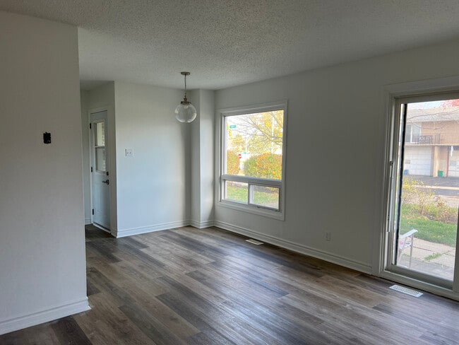 Building Photo - 81 Eagen Dr Unit 6