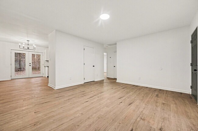 Photo - 5003 Lakecrest Dr