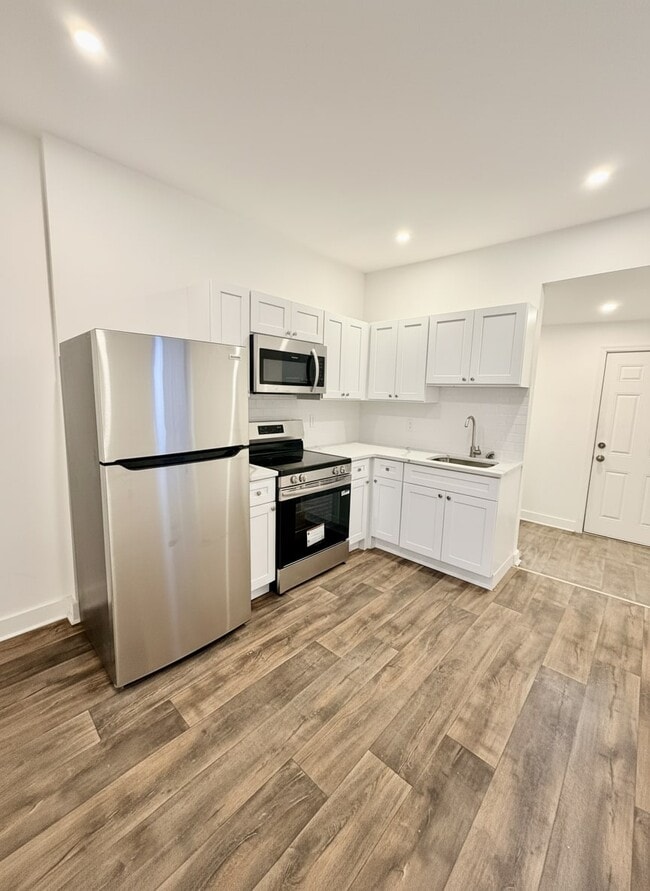 Photo - 2072 Pickwick St