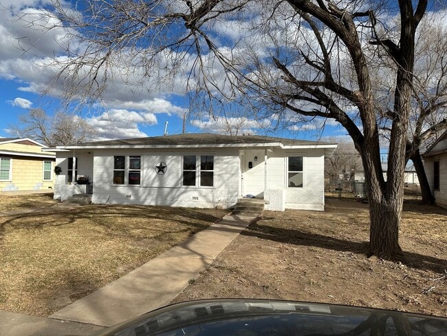 Building Photo - 1909 Pecos St