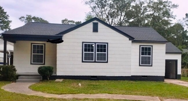 Building Photo - 4858 Sheridan Dr