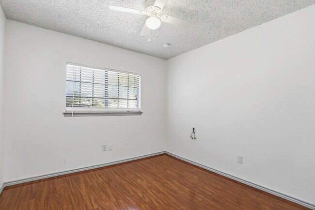 Photo - 6315 Forest Village