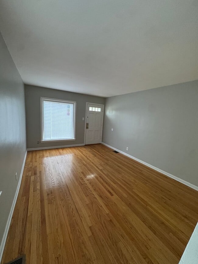 Photo - 3 Bedroom 2 Bathroom House in Calumet City !!!! A MUST SEE!