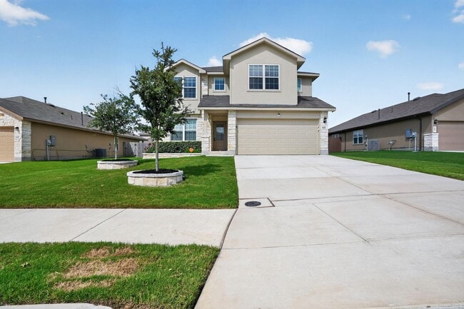 Building Photo - Spacious 5BR Home with Game Room, First-Floor Primary Suite & Appliances Included