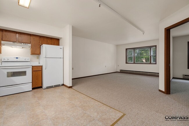 Photo - 610 Gray St Apartments