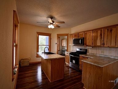 Photo - 220 W Allard St