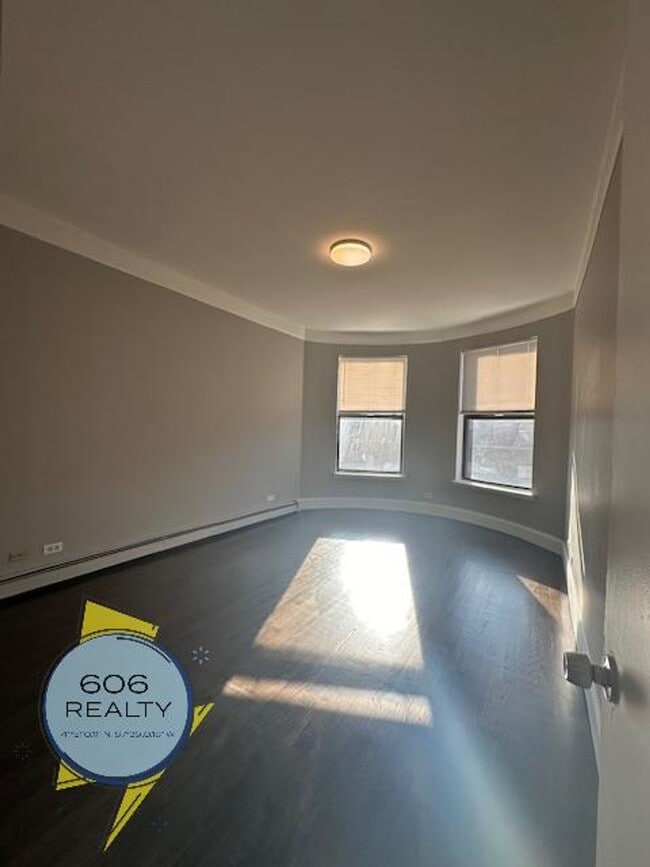 Photo - 368 E 59th St Unidad 1