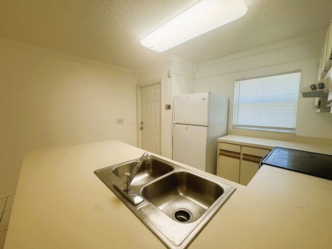 26485 Rampart Blvd Unit 26485 Rampart Blvd Bldg A Unit A5