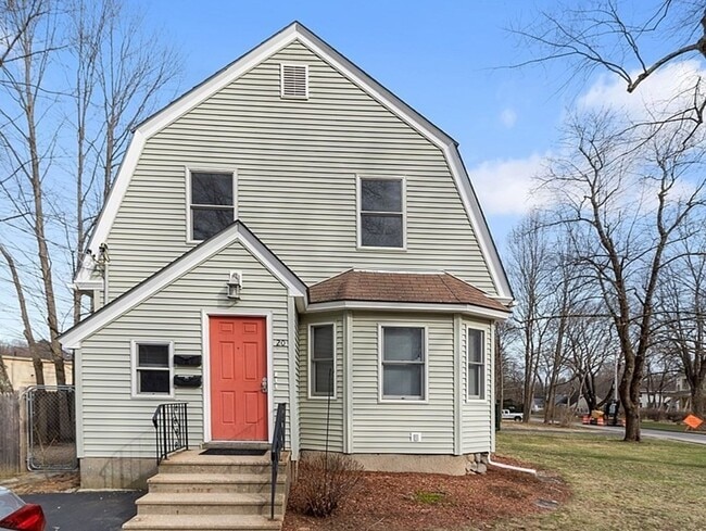 Building Photo - 20 Holt Rd Unit 2