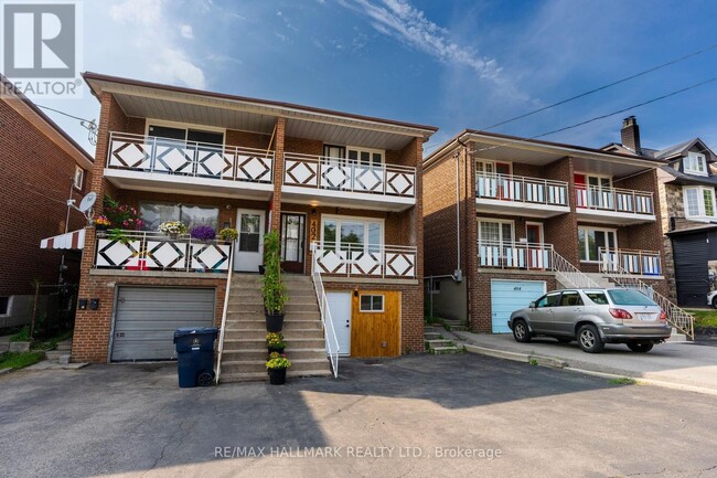 Photo - 402 Kingston Rd