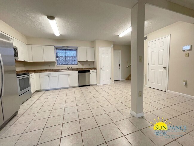 Photo - Great 3BR Townhome in Shalimar!