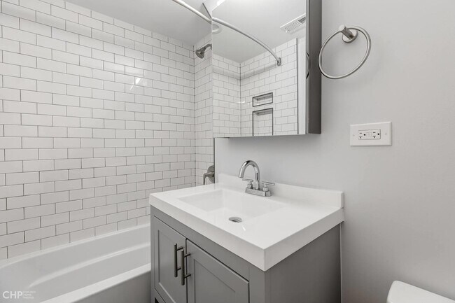 Photo - 1604 W Waveland Ave Unidad 1