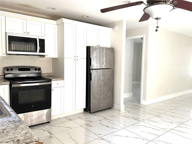 Photo - 1945 Pierce St Unit 1