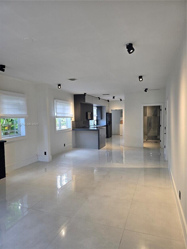 Photo - 1033 Tyler St