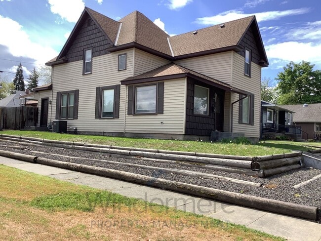 Photo - 430 E Oak St