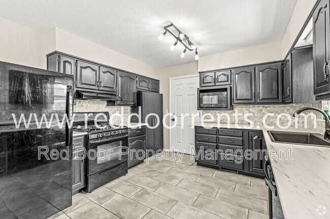 Building Photo - 916 Linda Dr Rental