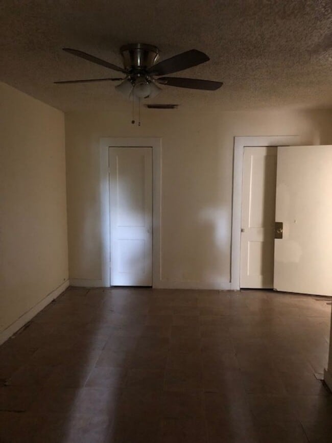 Photo - 2545 Trichel St