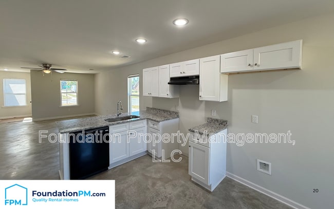 Photo - 2502 E Tyler Ave