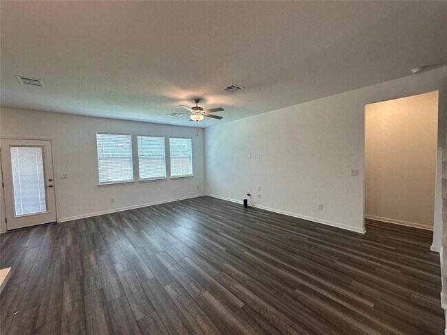 Photo - 112 Diorite Dr