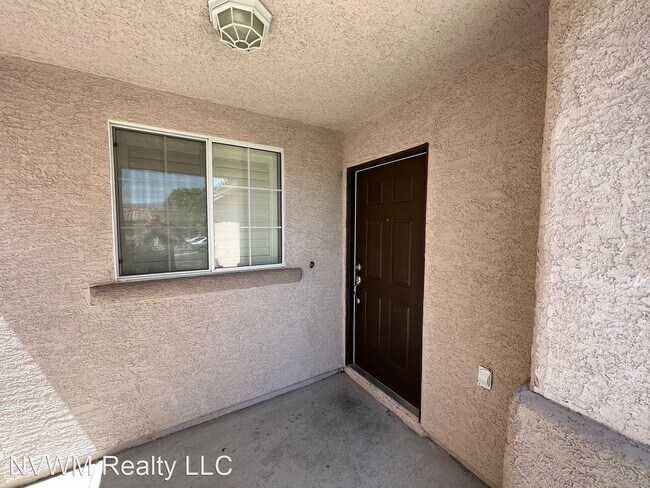 Photo - 3 br, 2.5 bath House - 7841 Nesting Pine P...