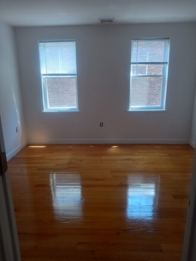 Photo - 411 Shirley St Unit 2