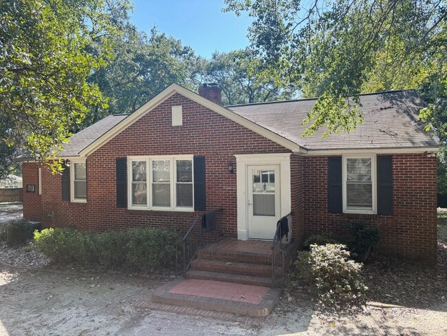 Building Photo - Forest Acres 3 Bedroom 2 Bath