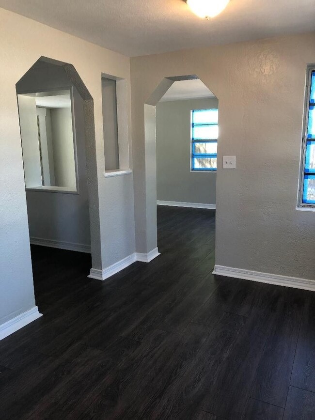 Photo - 1 Bed 1 Bath Remodeled Home | Pet Friendly | Washer Dryer Hook Ups | Section 8 Welcome