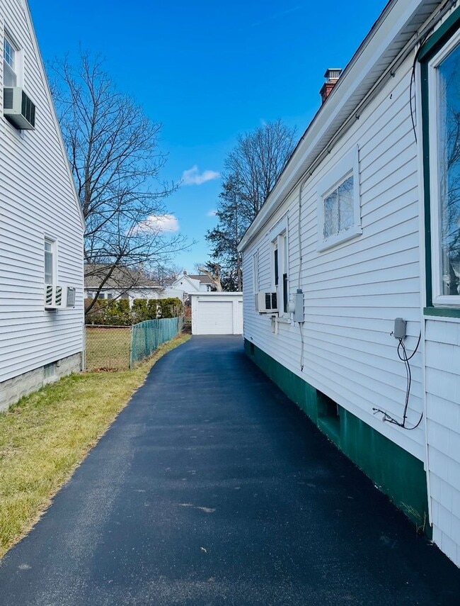 Photo - Single Family Home Available in Schenectady, NY!