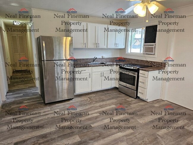 Building Photo - 3 Bed 1 Bath, One parking. Tenant pay all ... Unit 2 Rental