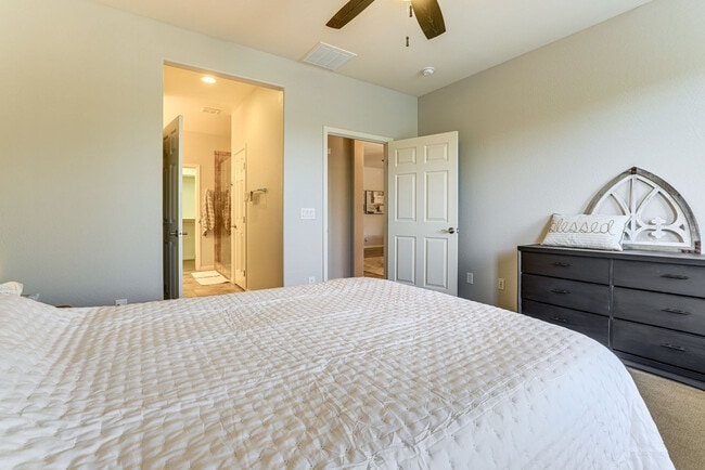 Photo - 17716 W Cedarwood Ln Unidad SI FL1-ID1591307P