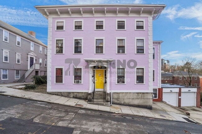 Building Photo - 35 Bowen St Unit 1A