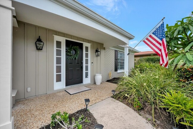 Photo - Luxury 5 Bed/4 Bath Pool Home on a Golf Course in Central Sarasota