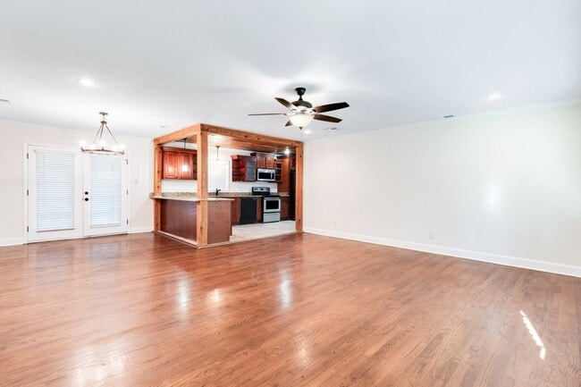 Photo - Charming 4 bedroom with Huge Outdoor Works...