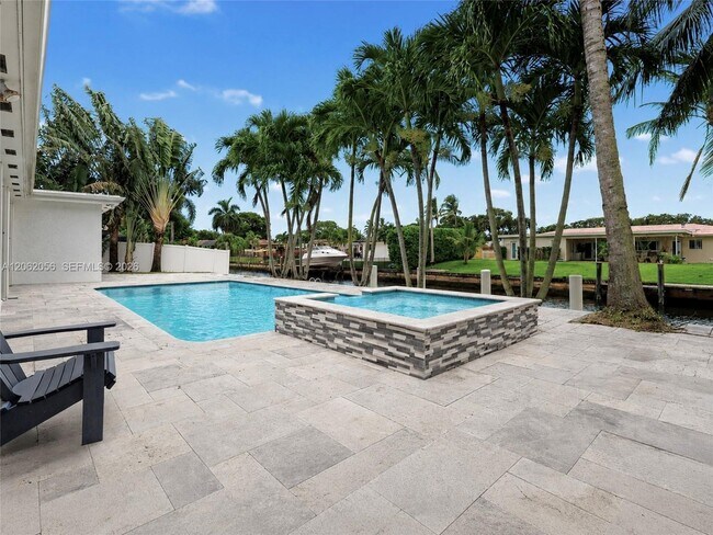 6000 SW 17th St
