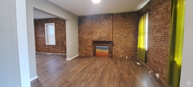 Building Photo - 2229 Alberta St Unit 2229 Alberta Rental