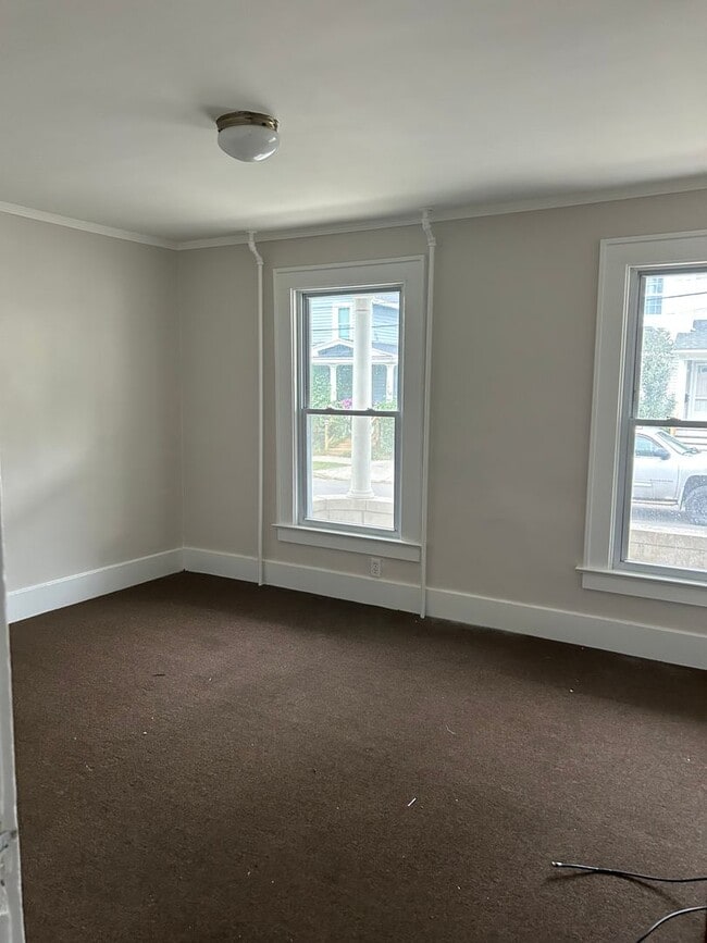 153 Atkinson St Unit Lower