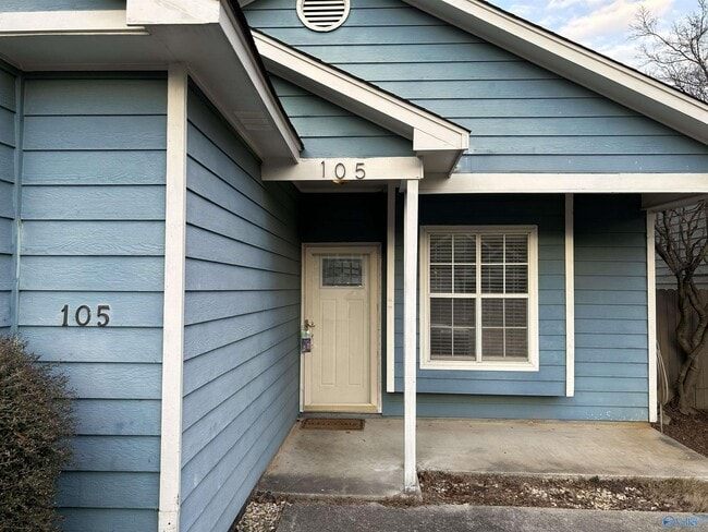 Building Photo - 105 Browns Ridge Ln
