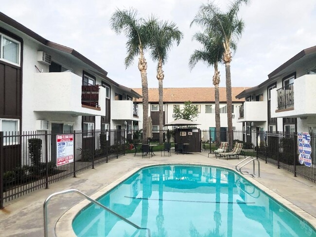 Pool - Graystone Manor