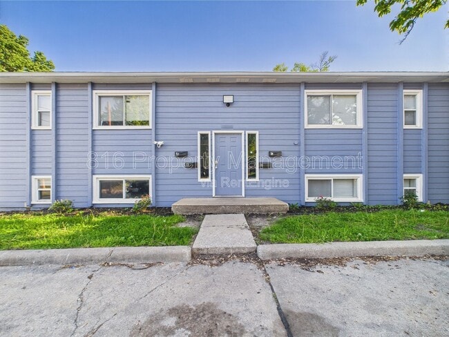Building Photo - 1229 W Hayward Ave Unit C