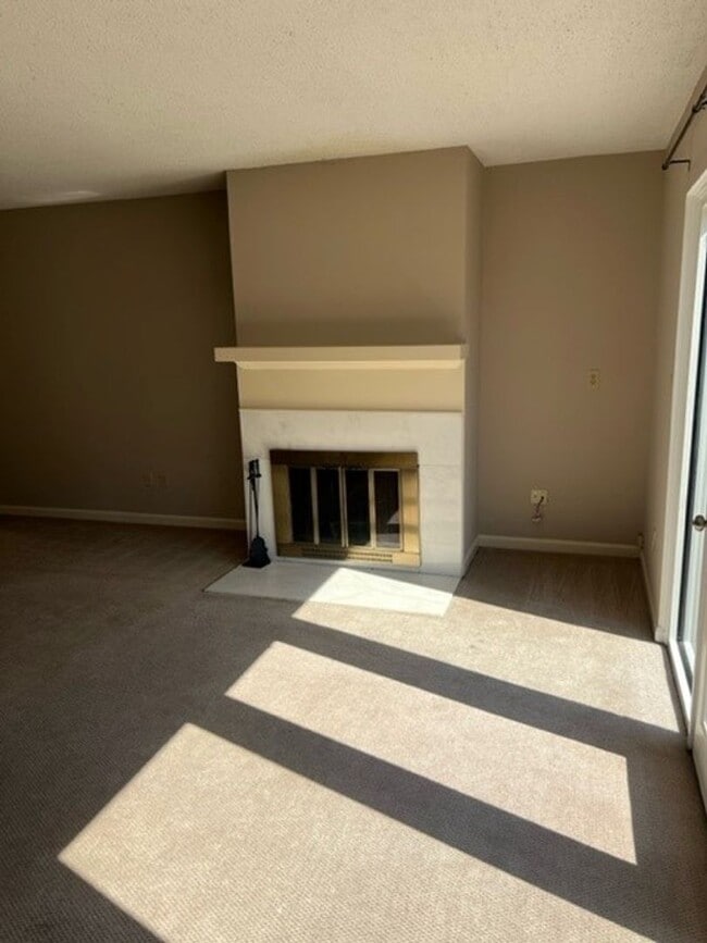 Photo - Cozy 2 Bed 1.5 Bath Townhouse! Available Now!