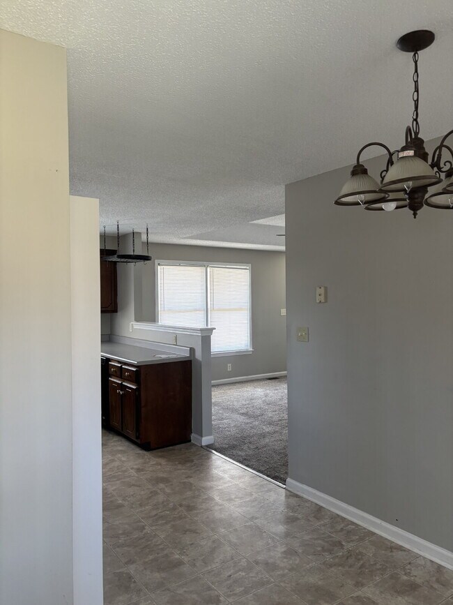 Photo - 363 Donna Dr