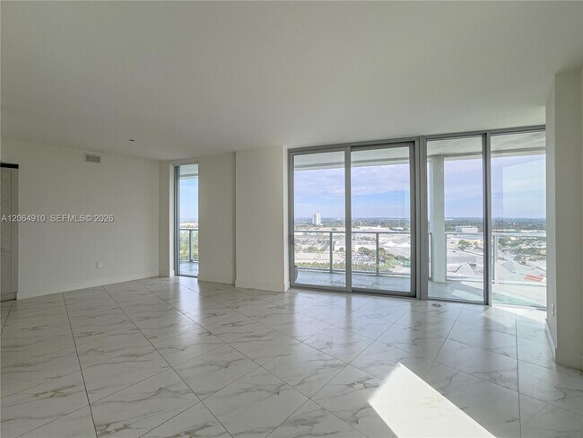 Photo - 2000 Metropica Wy Unit 2009