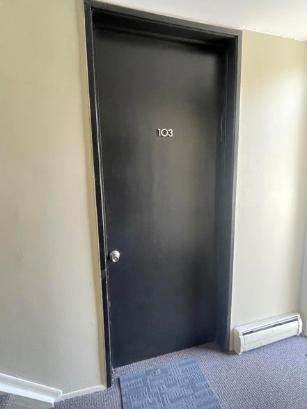 Building Photo - 4210 Rochester Rd Unit 103 Rental