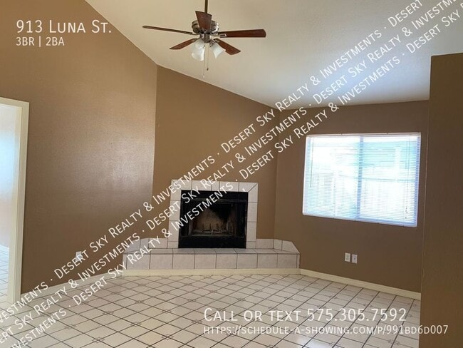 Photo - 913 Luna St