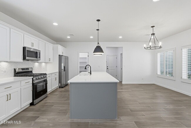 Photo - 4512 Mark Avizo