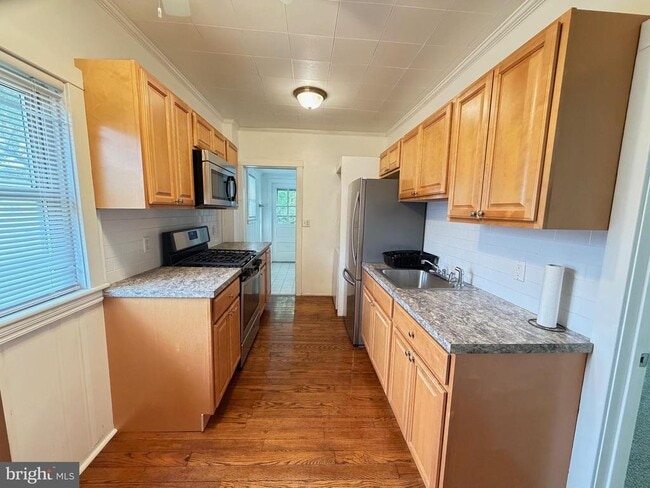 Photo - 1087 Buttonwood Ave